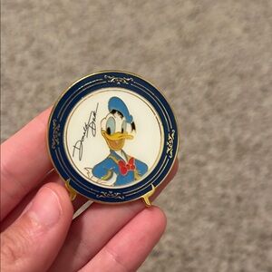Donald Duck Pin China plate